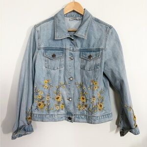 Embroidered 90’s Y2K anthro-style floral jean jacket size S/M